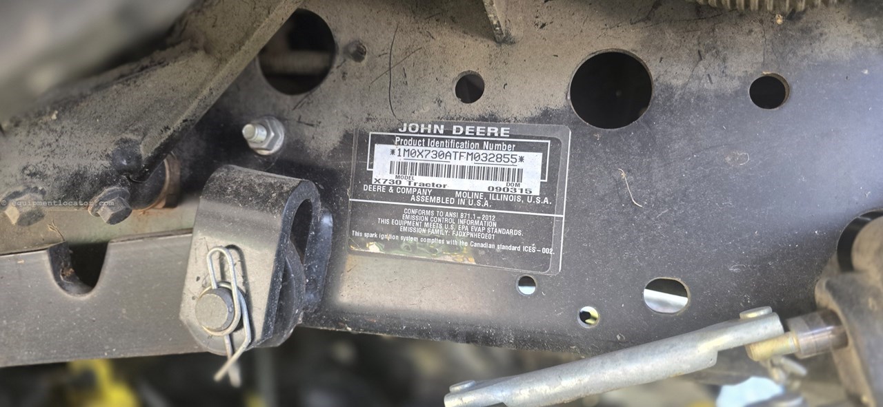 2015 John Deere X730 Image 10