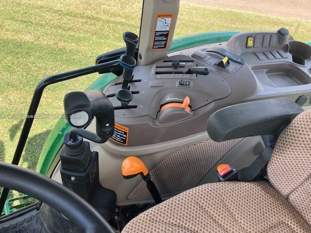 2023 John Deere 6135E Image 10