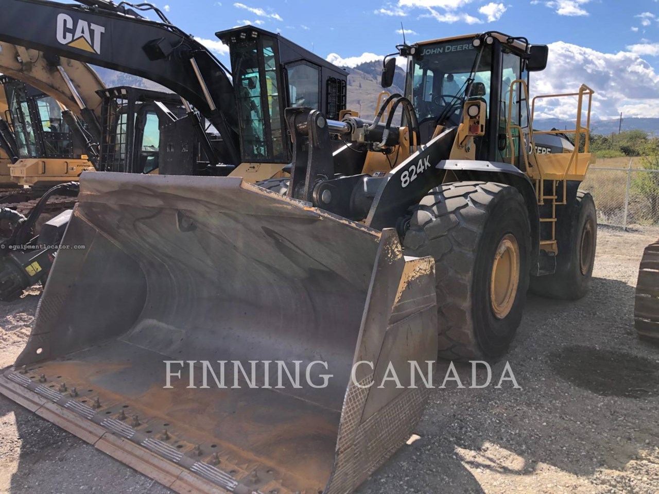 2012 John Deere 824K Image 10