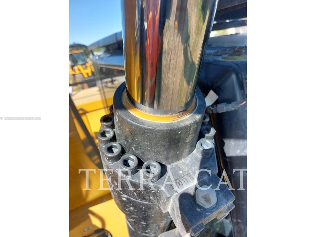 2021 Caterpillar 325-07 Image 10