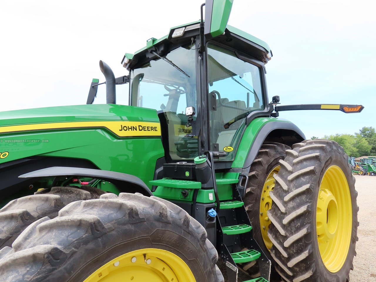 2022 John Deere 8R 310 Image 10