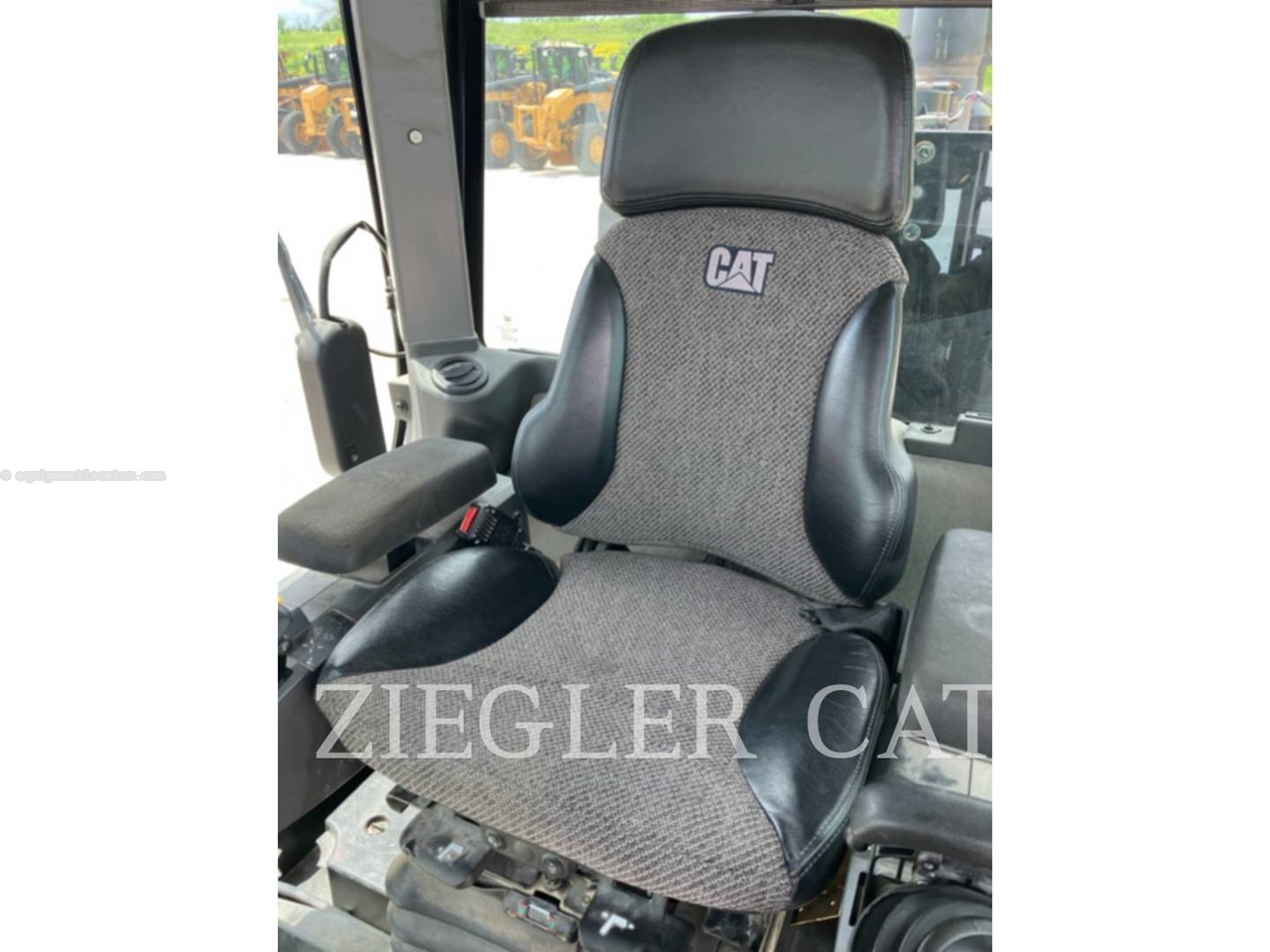 2017 Caterpillar 12M3 Image 10