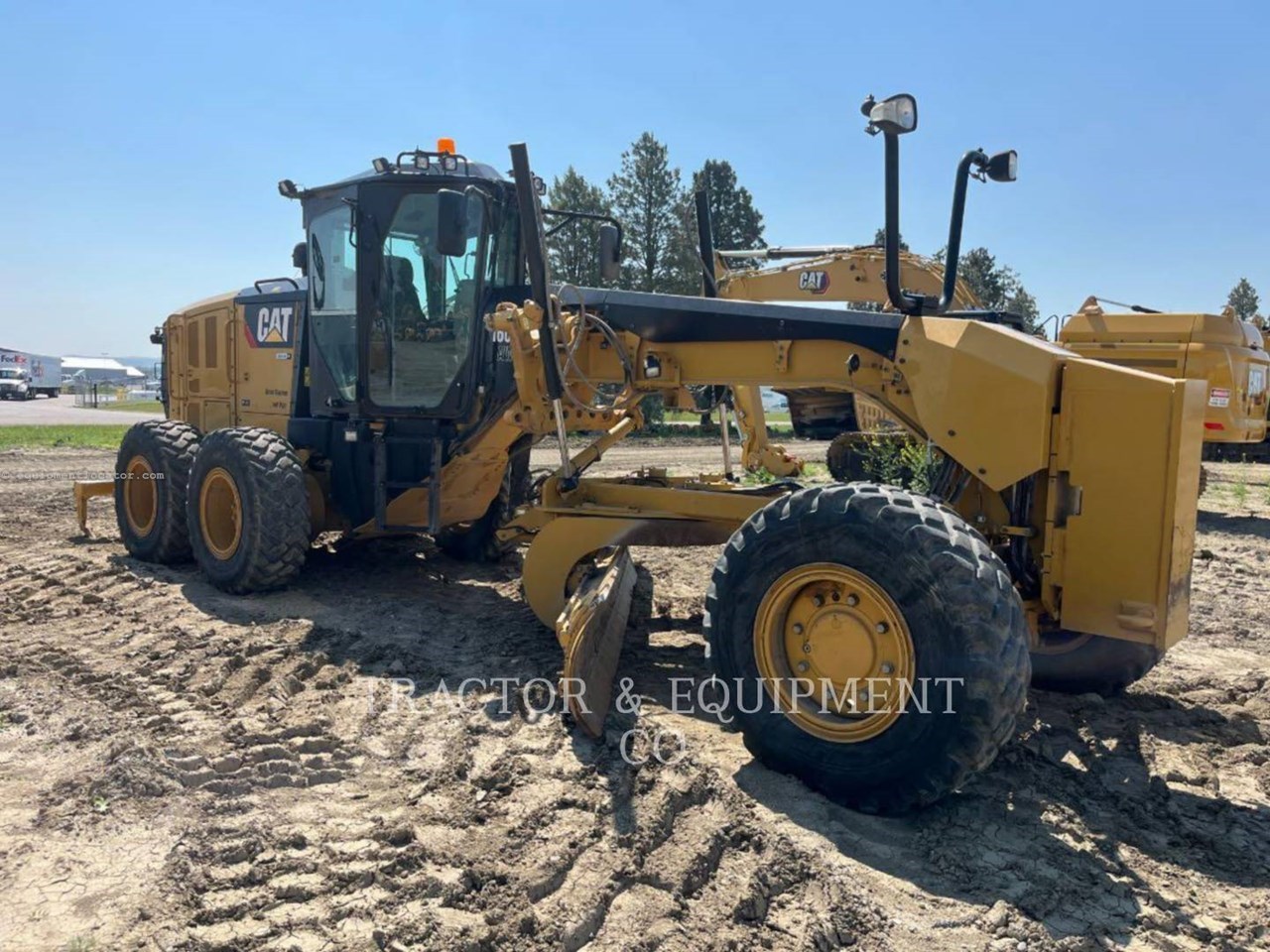 2017 Caterpillar 160M3 AWD Image 2