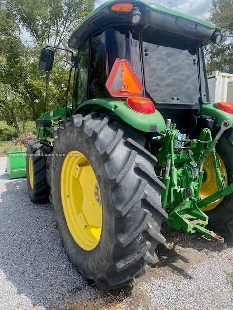 2015 John Deere 6135E Image 2