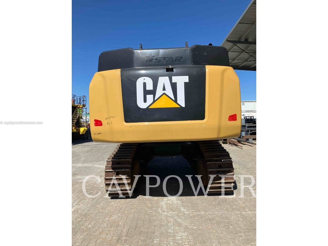 2017 Caterpillar 352F Image 10