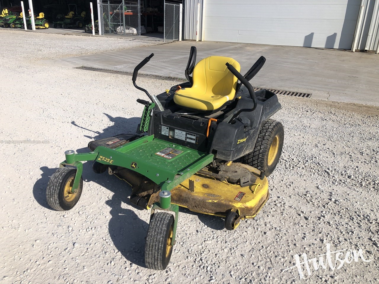 2019 John Deere Z525E Image 2