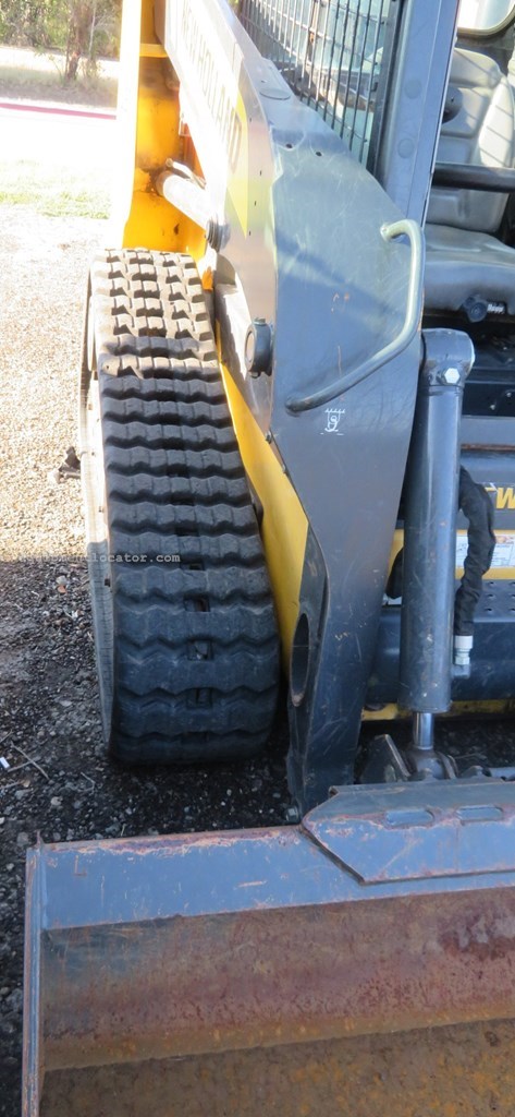 2020 New Holland C327 Image 10