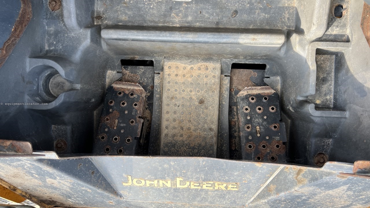 2014 John Deere 329E Image 10