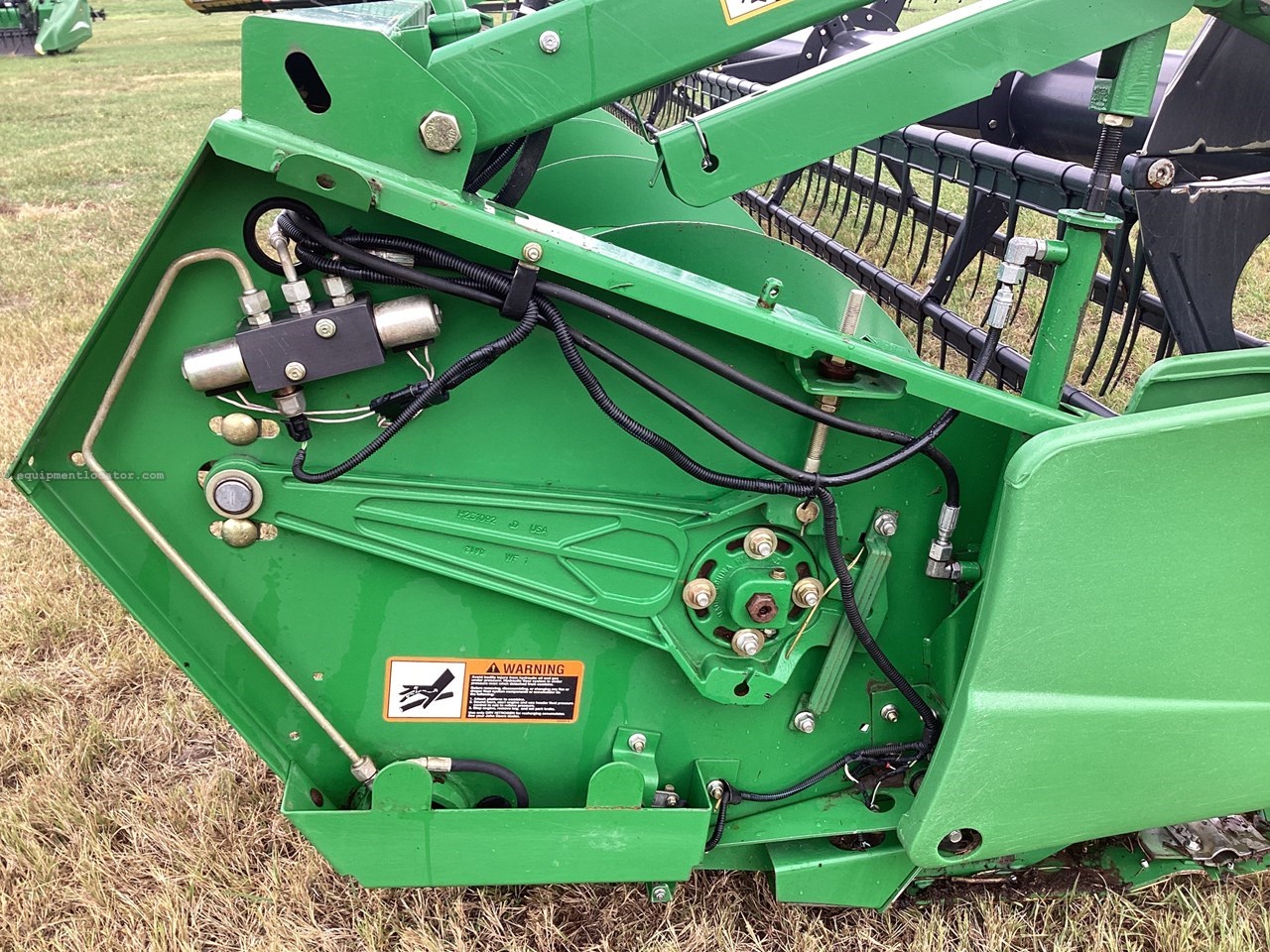 2010 John Deere 635F Image 10