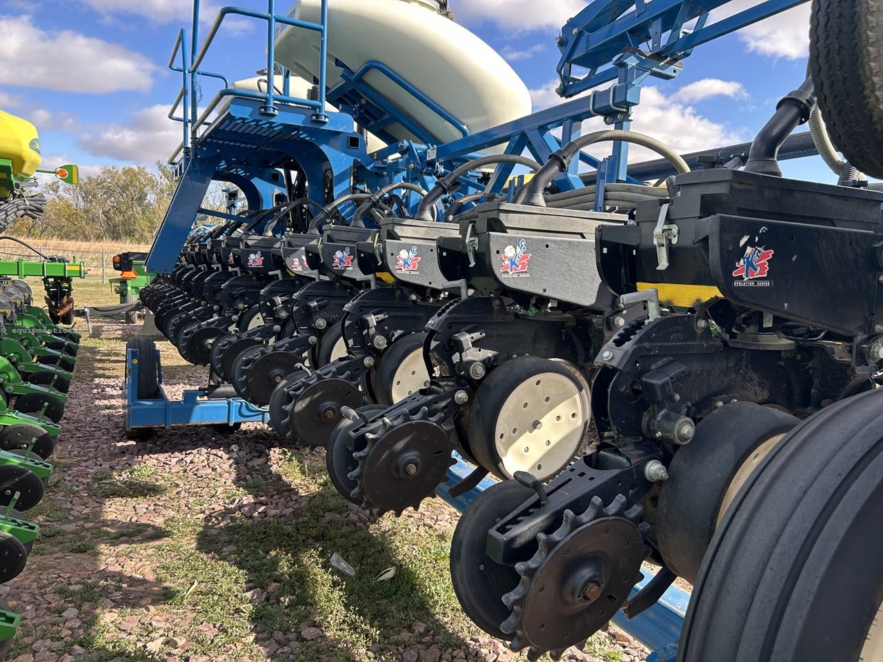 2012 Kinze 3600 Image 10