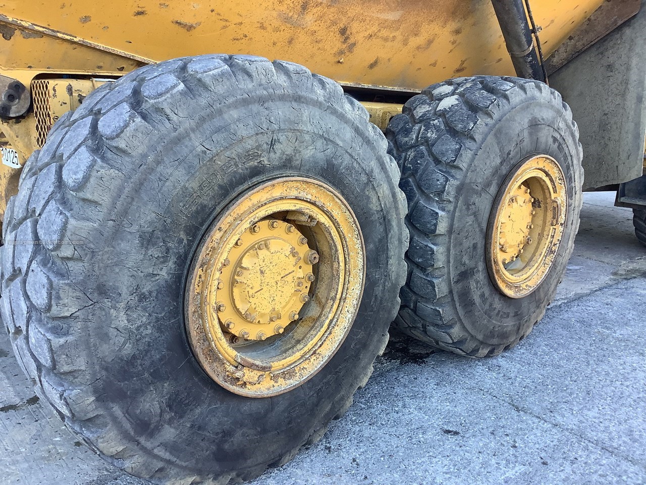 2012 Caterpillar 730 Image 10