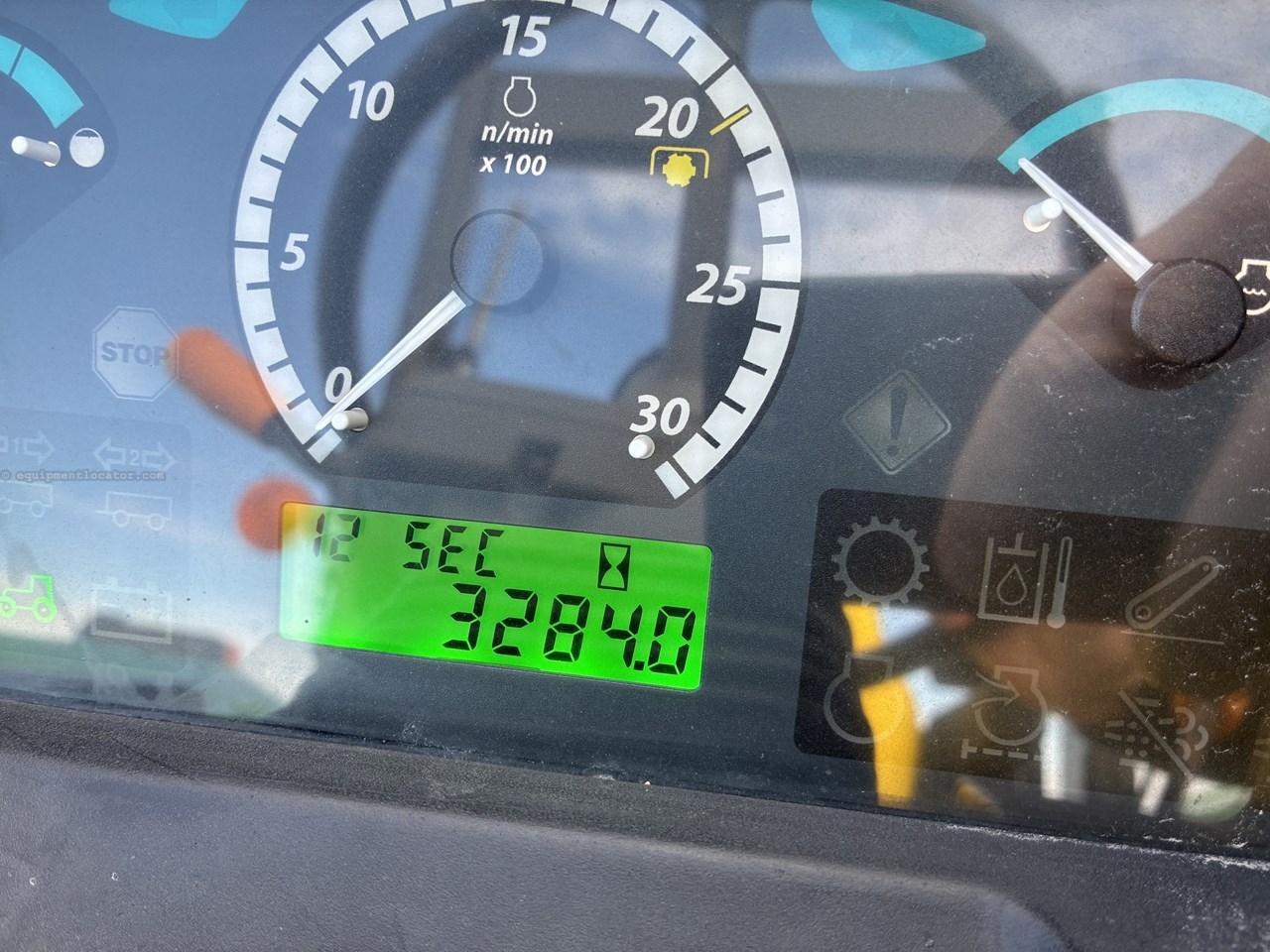 2013 John Deere 6105D Image 10