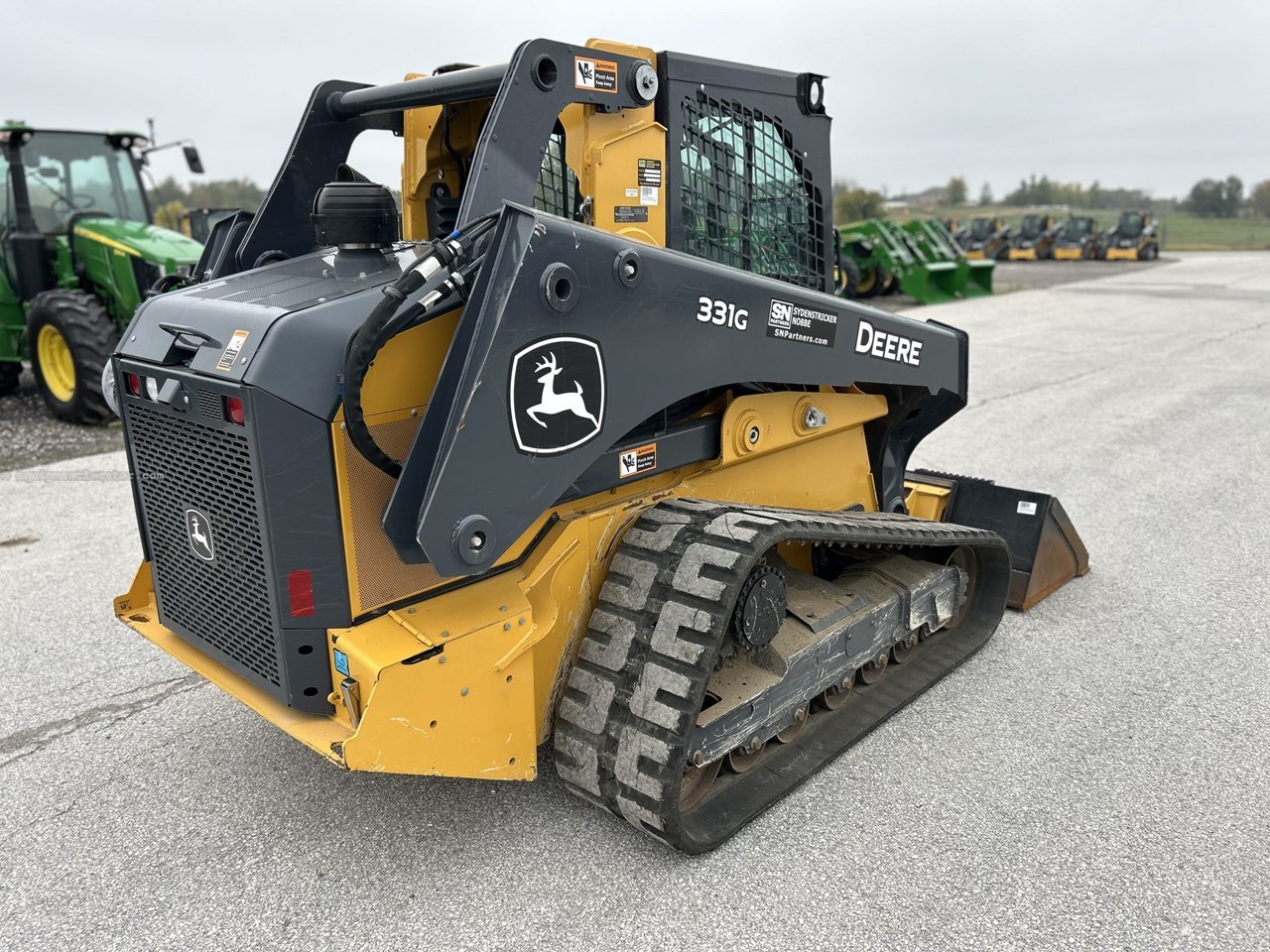 2023 John Deere 331G Image 4