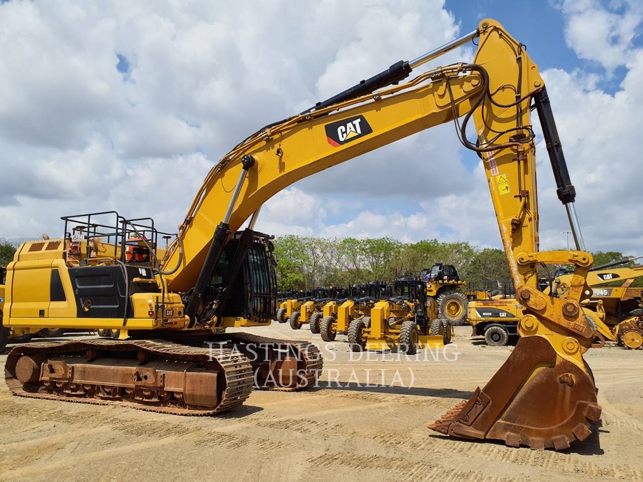 2019 Caterpillar 349-07 Image 2