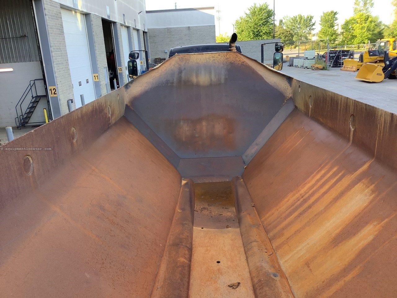 2012 Caterpillar 730 Image 10