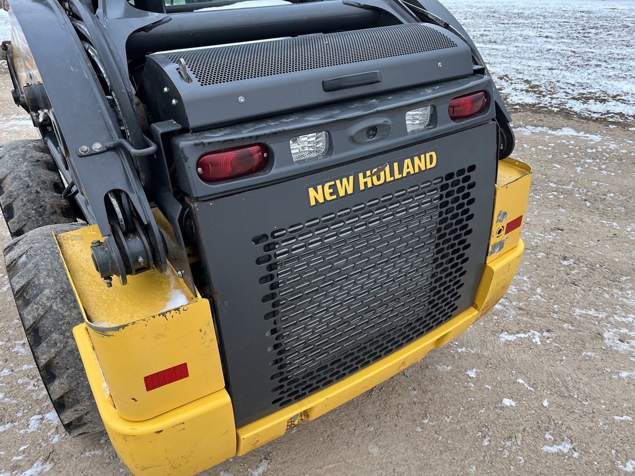 2023 New Holland L320 Image 10