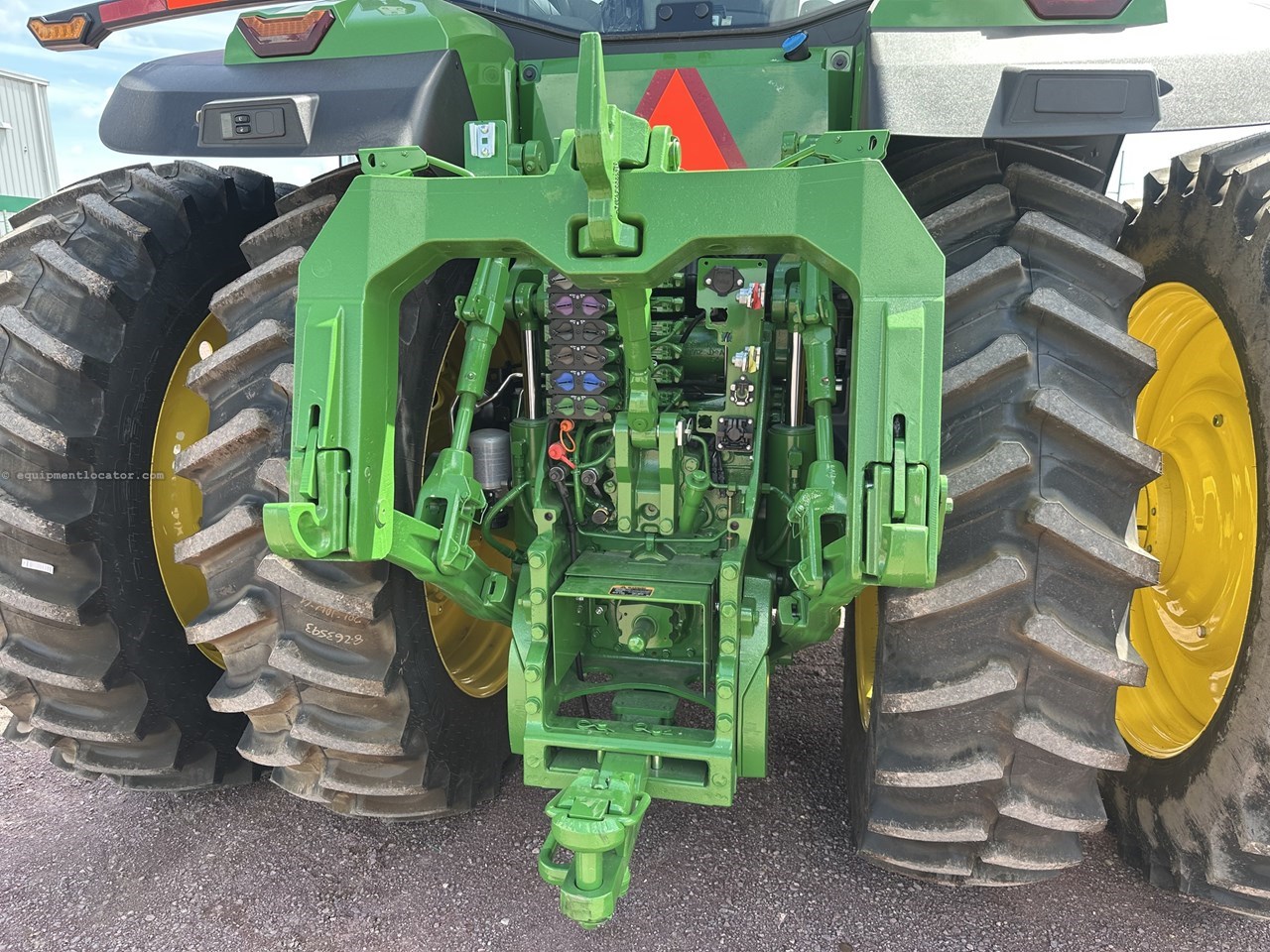 2025 John Deere 8R 370 Image 10