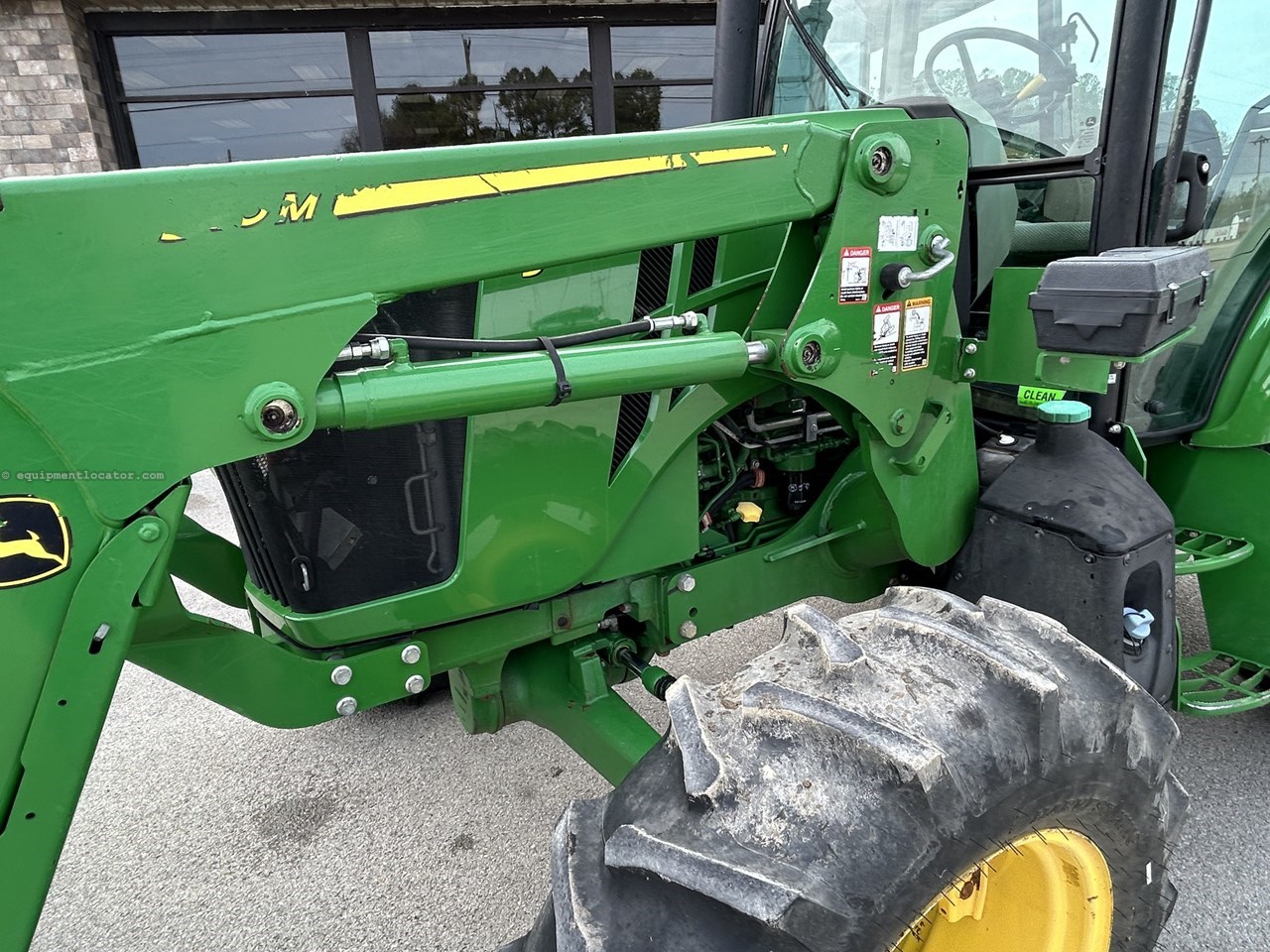 2018 John Deere 5100E Image 10