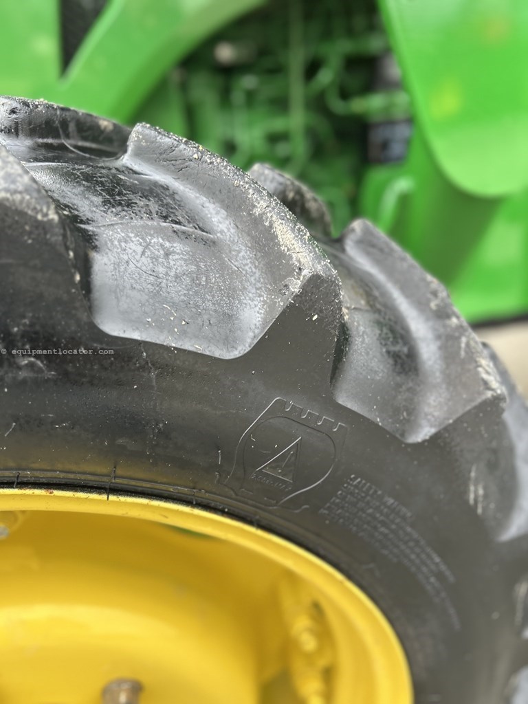 2020 John Deere 5075E Image 10