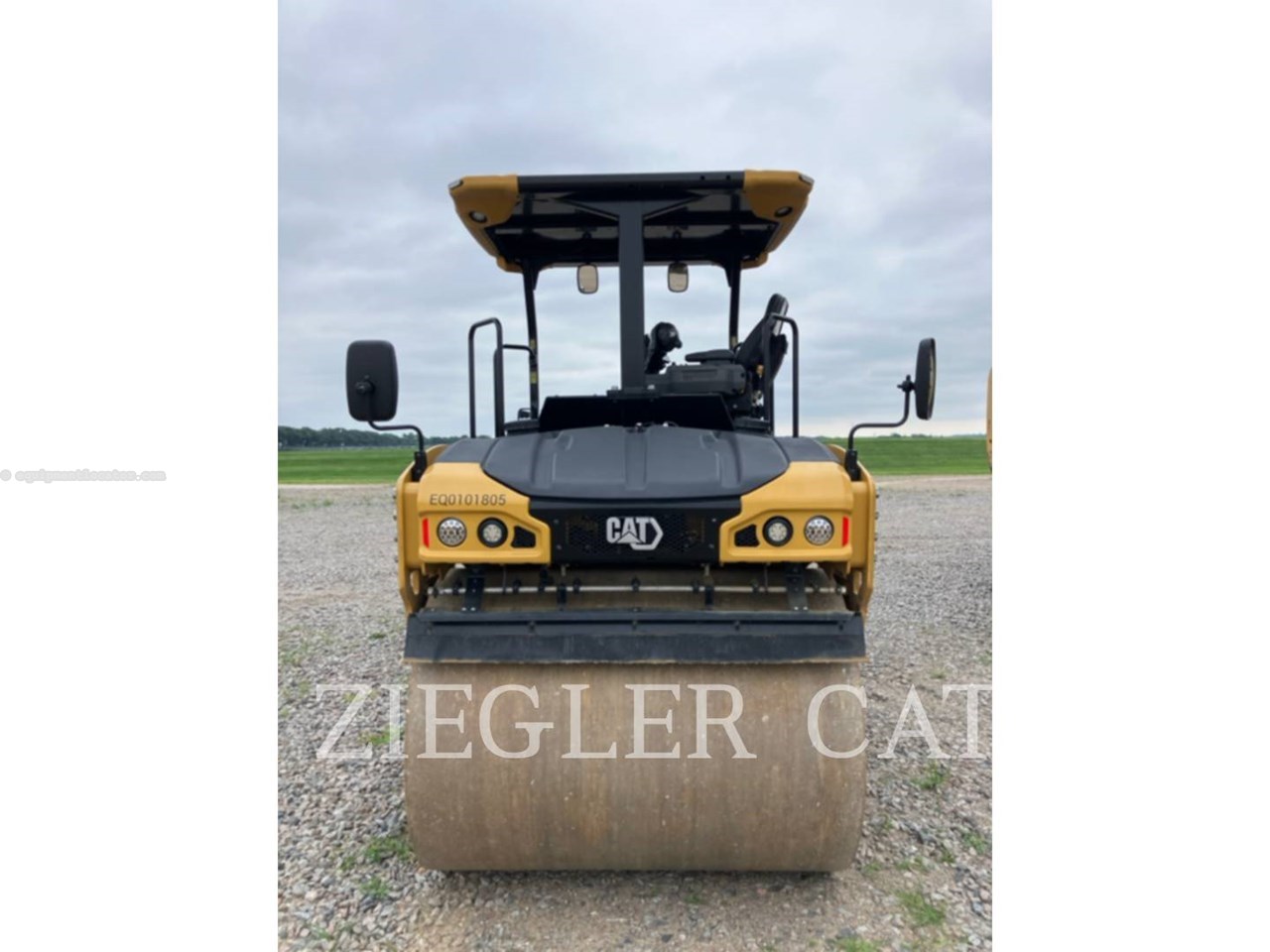 2023 Caterpillar CB7-02 Image 10