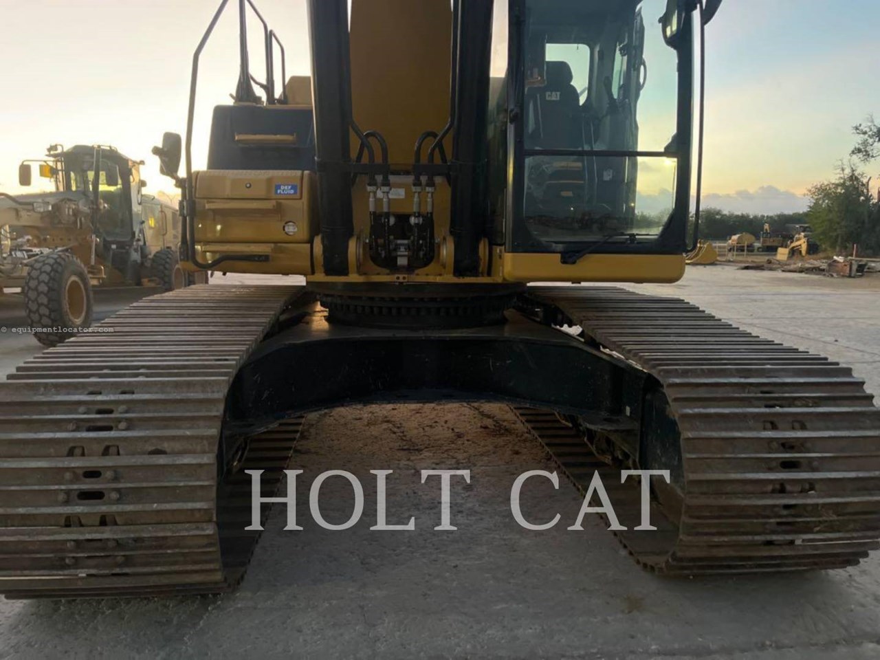 2023 Caterpillar 352 12 TC Image 10