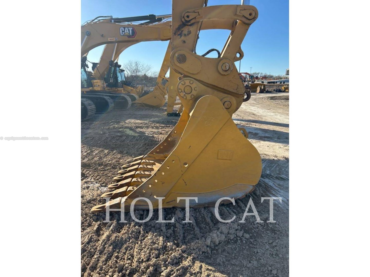 2024 Caterpillar 352 12 TC Image 10