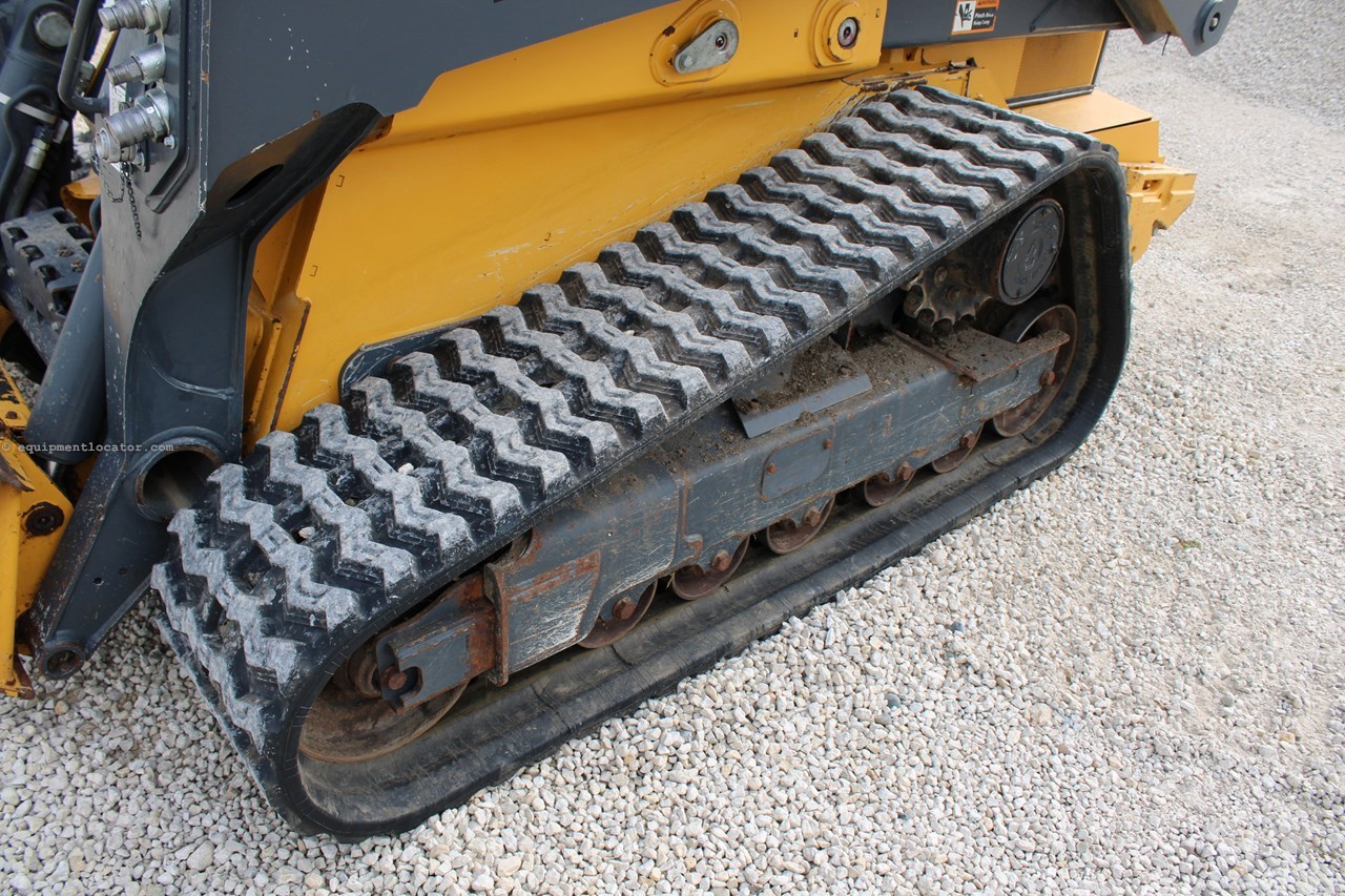 2023 John Deere 333G Image 10