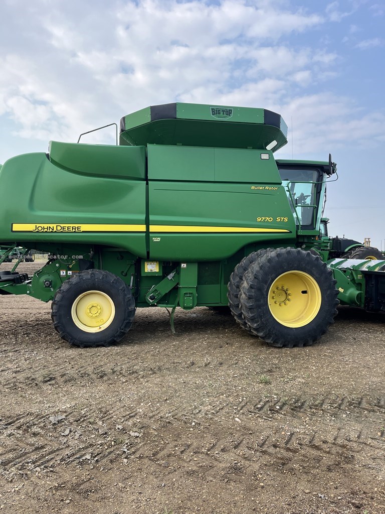 2009 John Deere 9770 STS Image 10