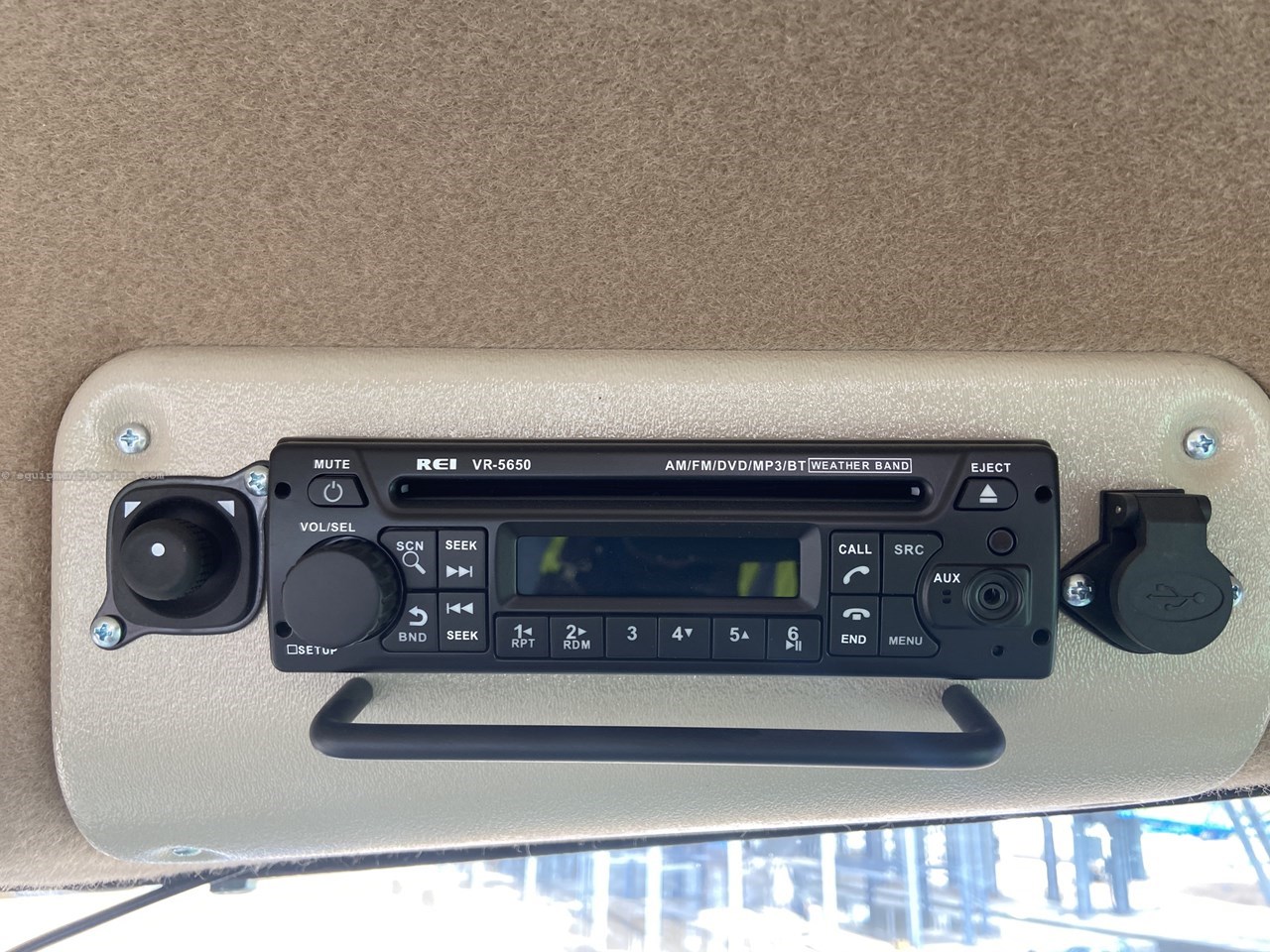 2025 John Deere W170 Image 10