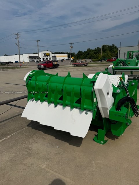 Hustler LX104 Image 4