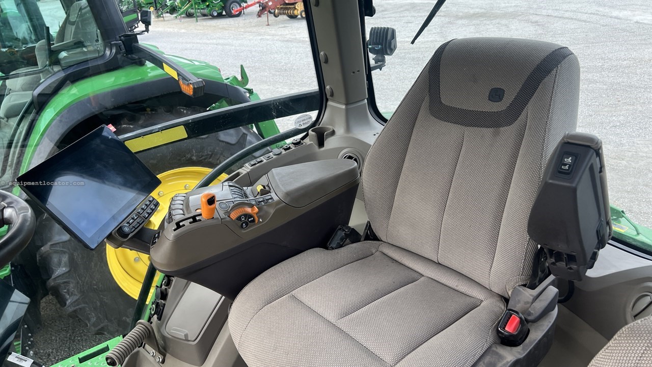 2024 John Deere 8R 370 Image 10