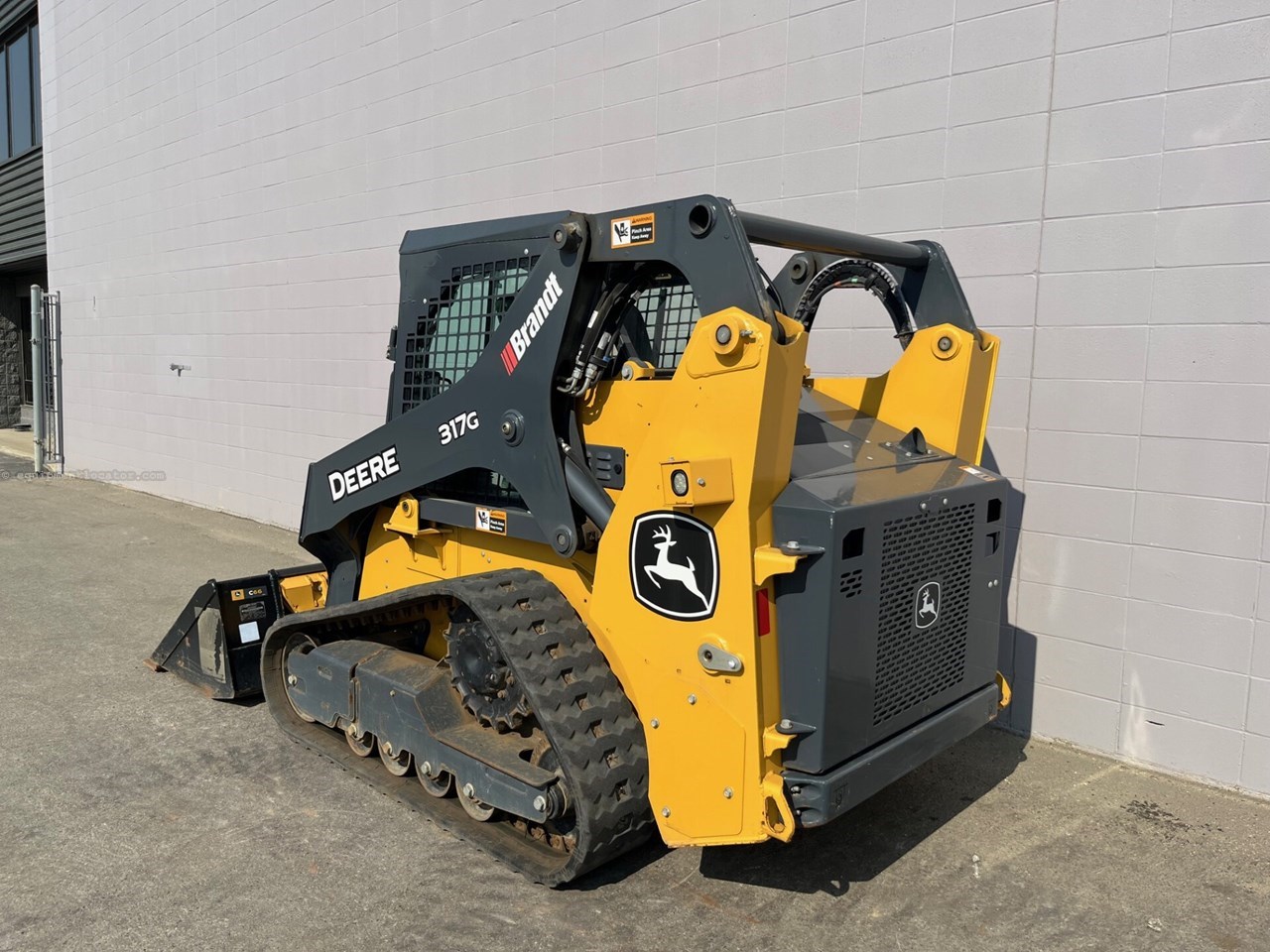 2023 John Deere 317G Image 5