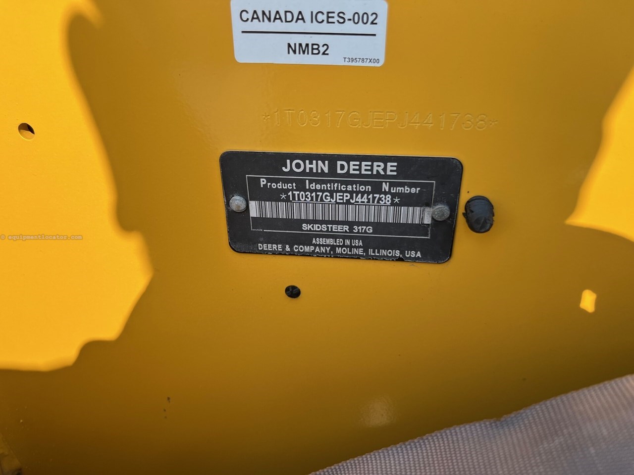 2023 John Deere 317G Image 8
