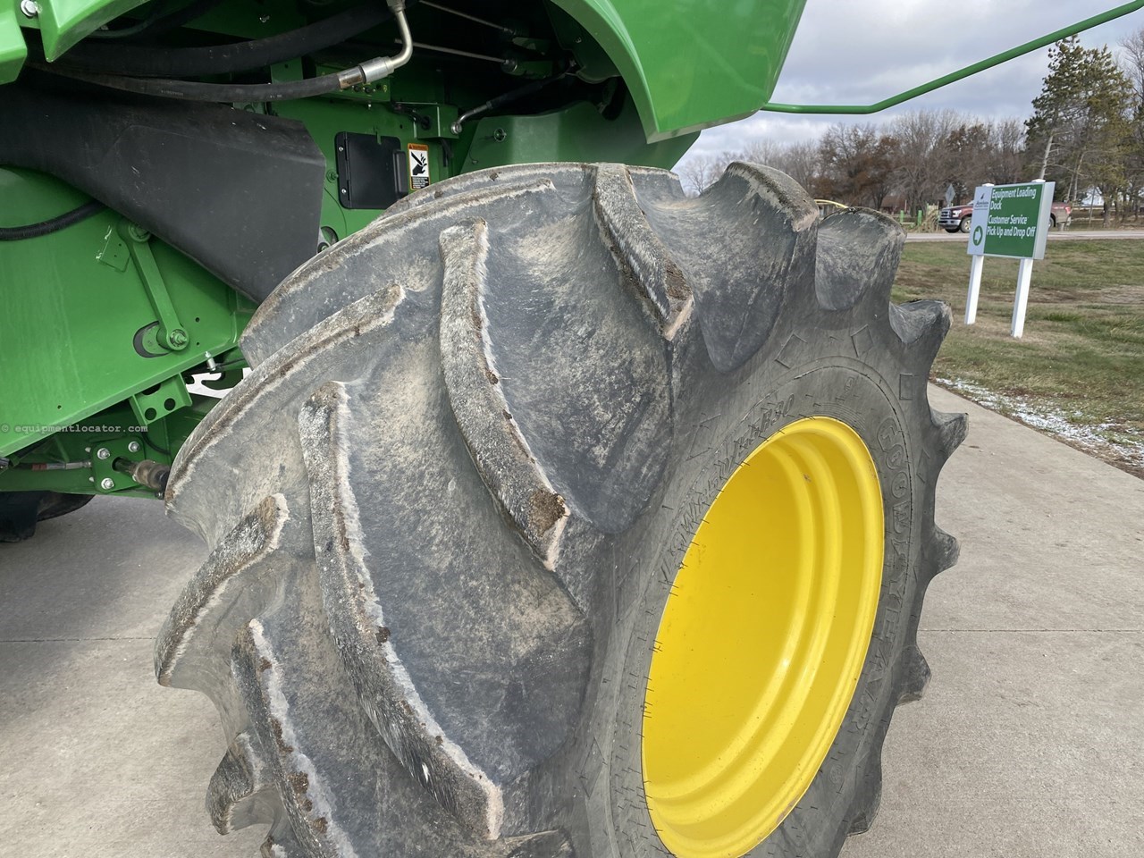 2017 John Deere S680 Image 10