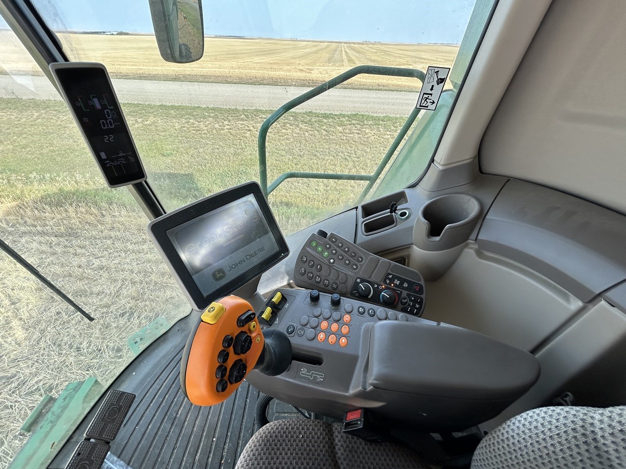 2014 John Deere S690 Image 10