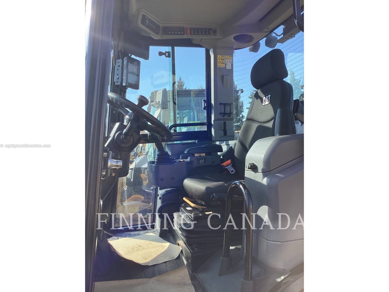 2024 Caterpillar 908 Image 10