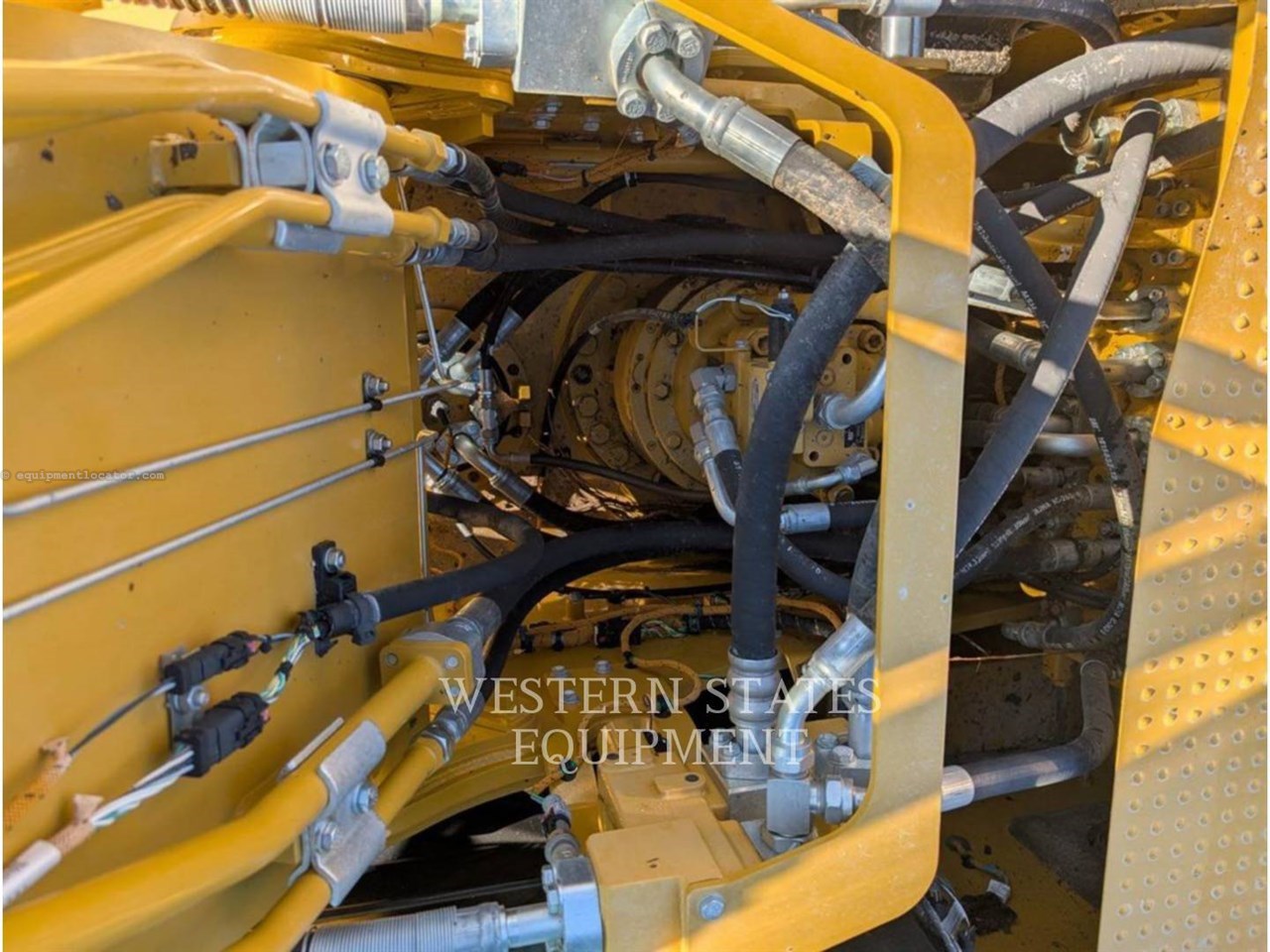 2020 Caterpillar 323 Image 10