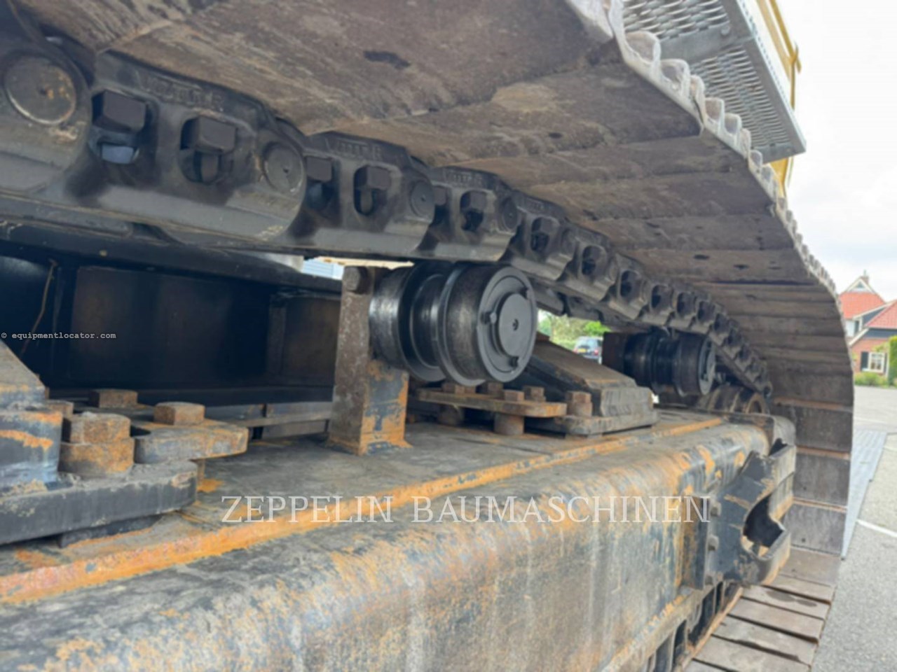 2023 Caterpillar 352-08 Image 10