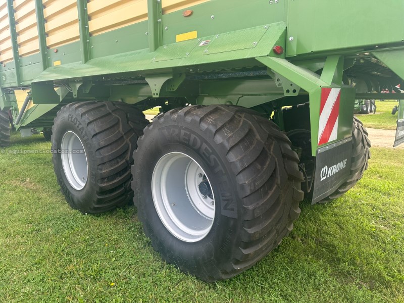 2025 Krone TX460 Image 10