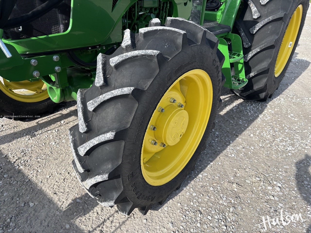 2024 John Deere 5067E Image 10