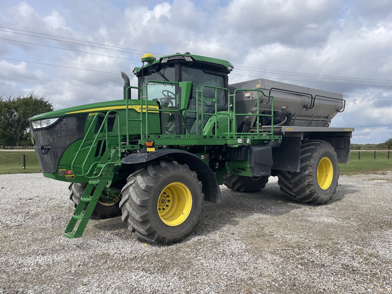 2022 John Deere 800R Image 10