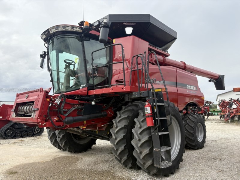 2015 Case IH 7240 Image 2