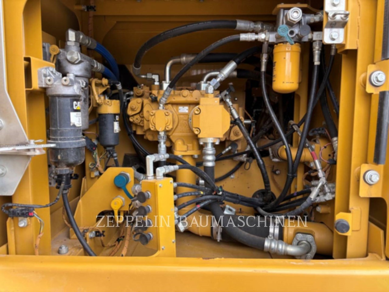 2017 Caterpillar 320FL Image 10