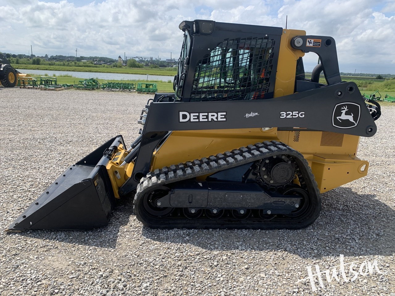 2024 John Deere 325G Image 4