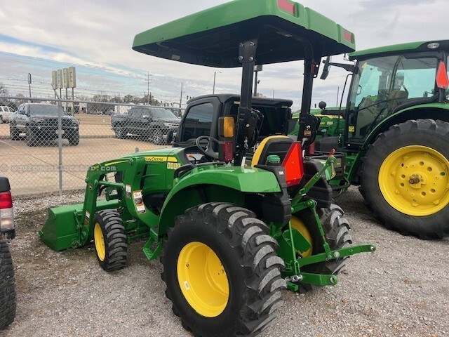 2022 John Deere 3035D Image 10