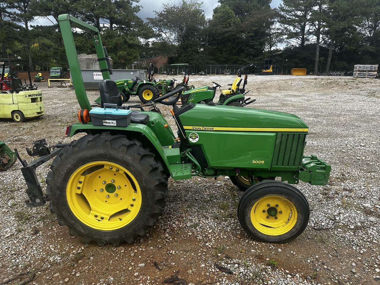 2009 John Deere 3005 Image 1