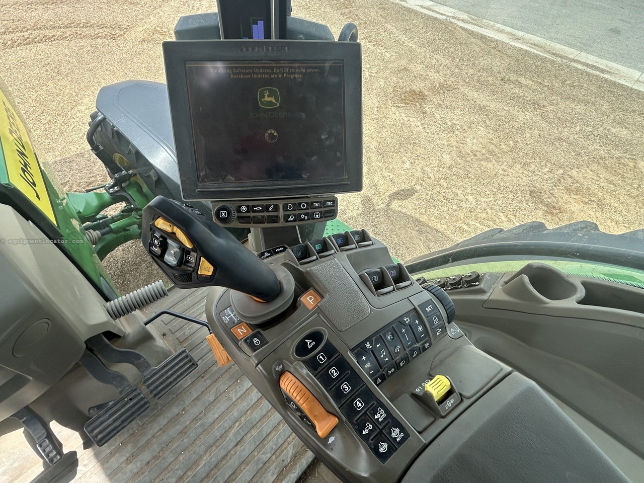 2020 John Deere 8R 370 Image 10