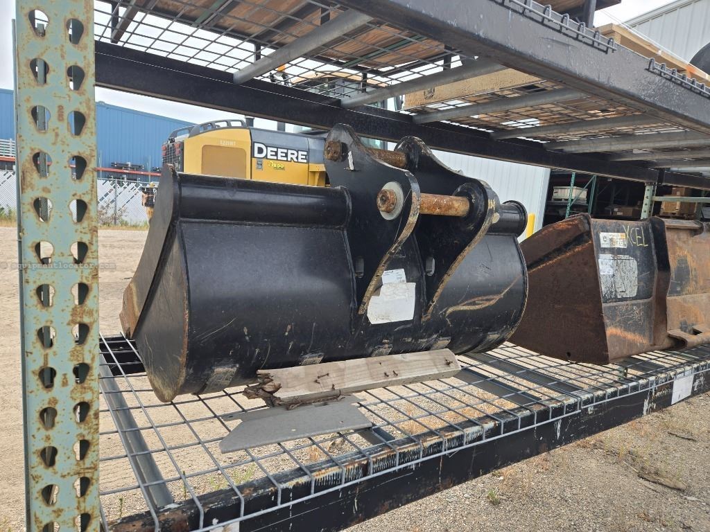 2024 John Deere 60D42 Image 6