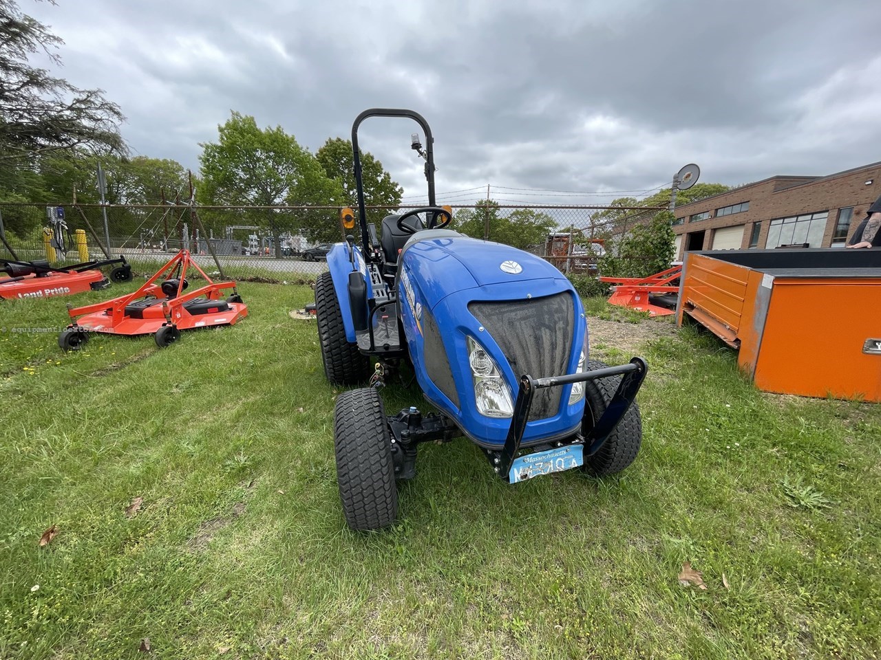 2017 New Holland Boomer 35 T4B Image 3
