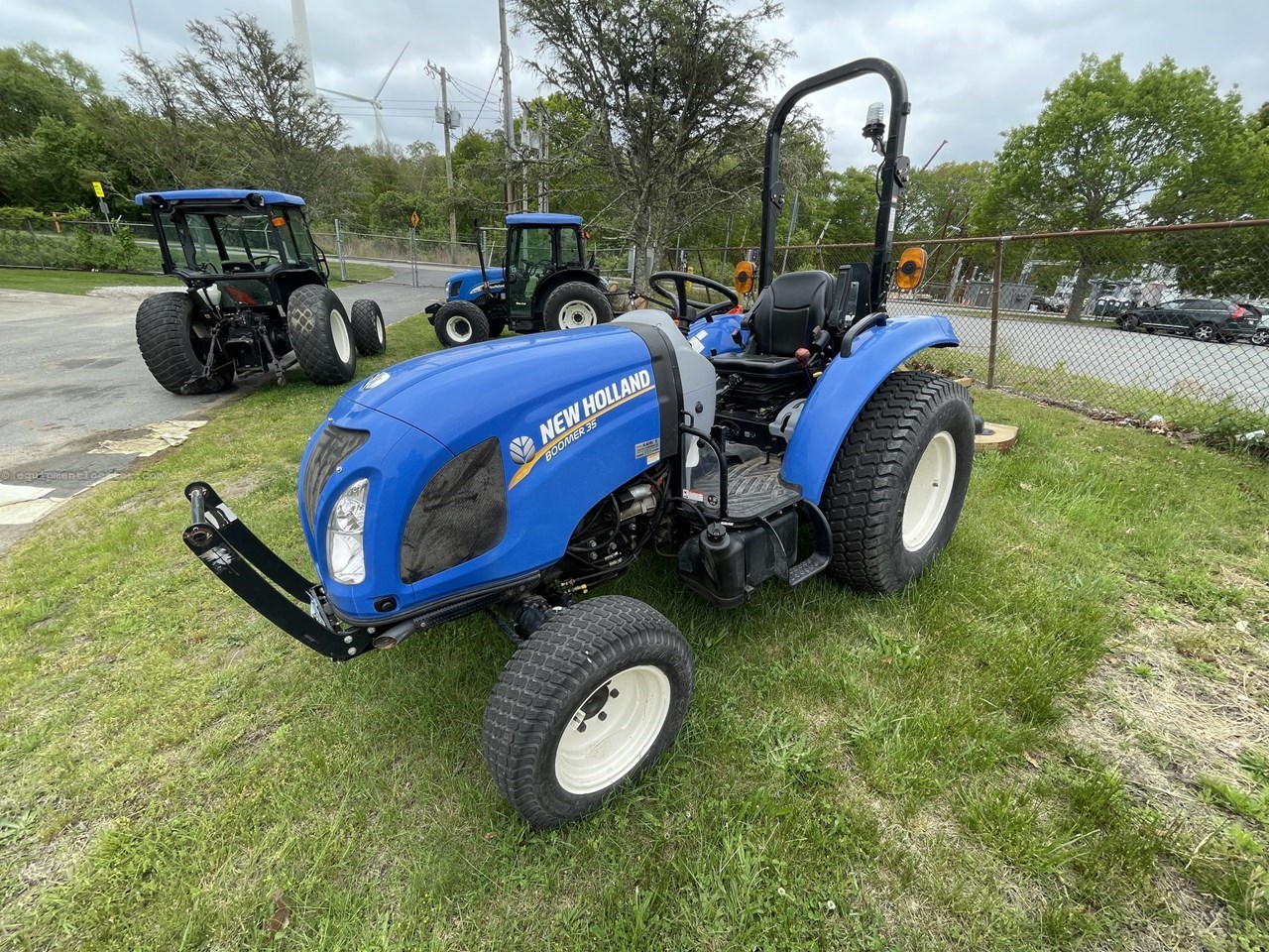 2017 New Holland Boomer 35 T4B Image 4